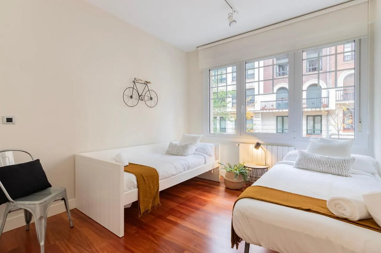 Gran Apartamento Con Estilo En El Centro De Bilbao